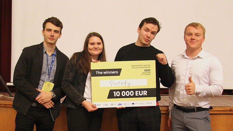 “Riga EcoHack: Igniting Circular Sustainability” hakatonā uzvar Latvijas Universitātes studentu komanda